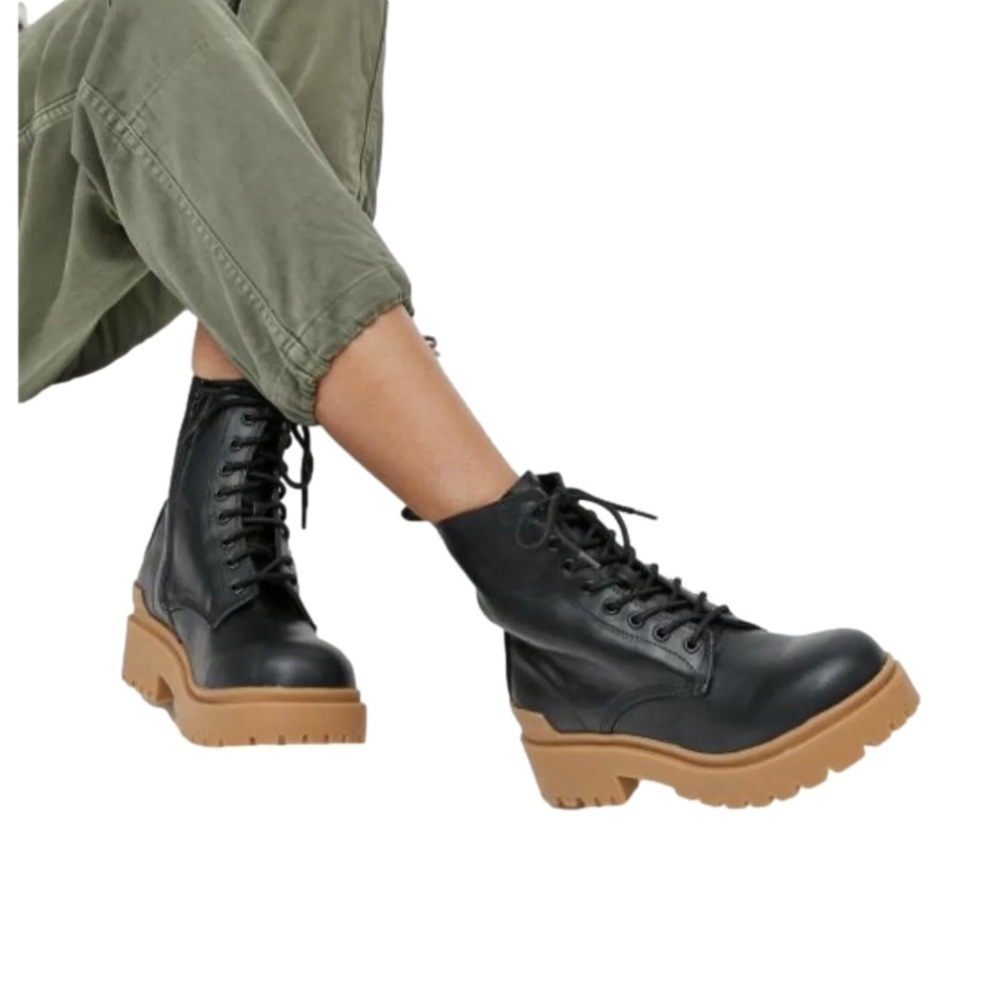 Urban Outfitters Black Faux Leather Combat Boot Chunky Sole Size 8